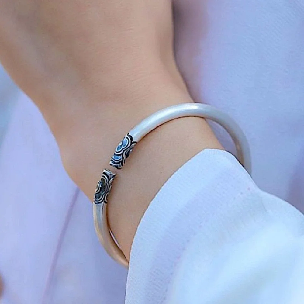 Sterling Silver Irregular Flower Pattern Bangle Bracelet - Picture 13 of 16